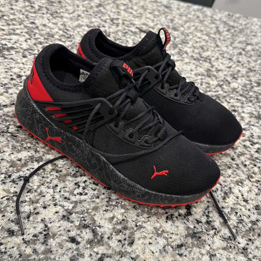 Puma Pacer Future Marble Men's Sneakers. Size 6.5. Almost New.